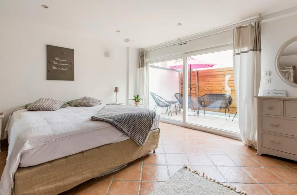 Escapade Pres De Lille - Appartement Charmant Avec Terrasse Et Parking Privee Mons-en-Barœul Kültér fotó