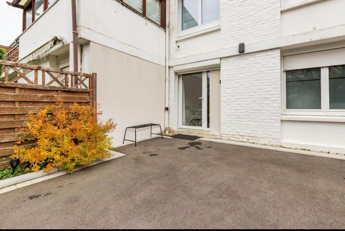 Escapade Pres De Lille - Appartement Charmant Avec Terrasse Et Parking Privee Mons-en-Barœul Kültér fotó