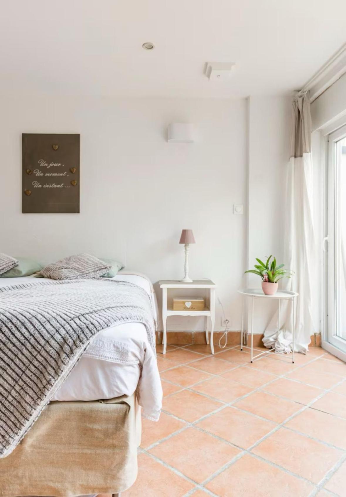 Escapade Pres De Lille - Appartement Charmant Avec Terrasse Et Parking Privee Mons-en-Barœul Kültér fotó
