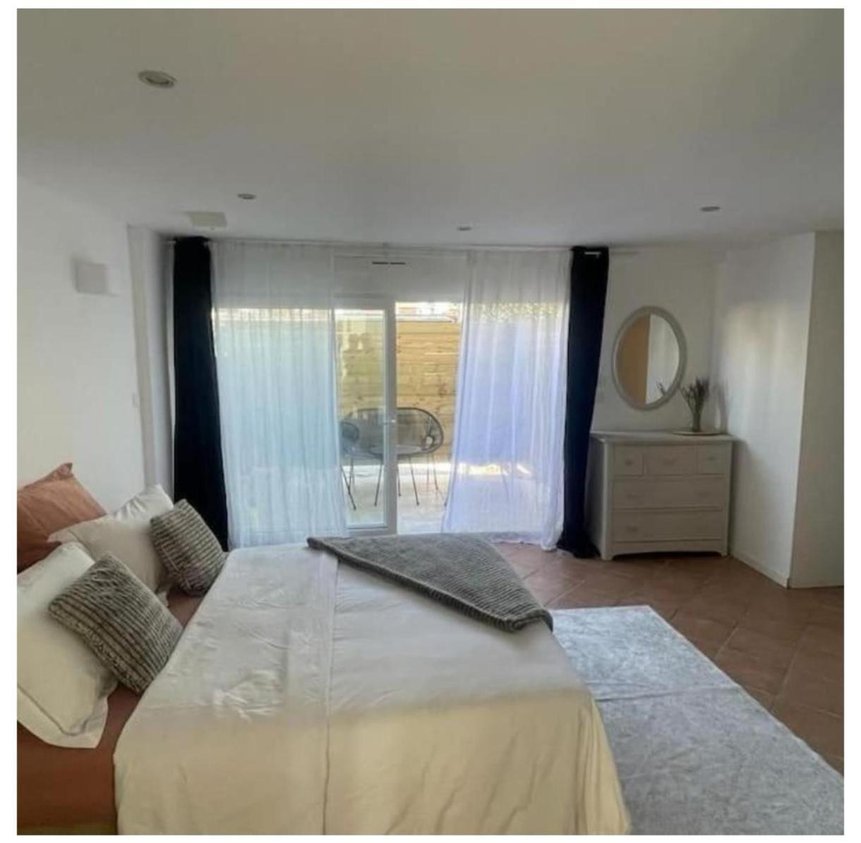 Escapade Pres De Lille - Appartement Charmant Avec Terrasse Et Parking Privee Mons-en-Barœul Kültér fotó