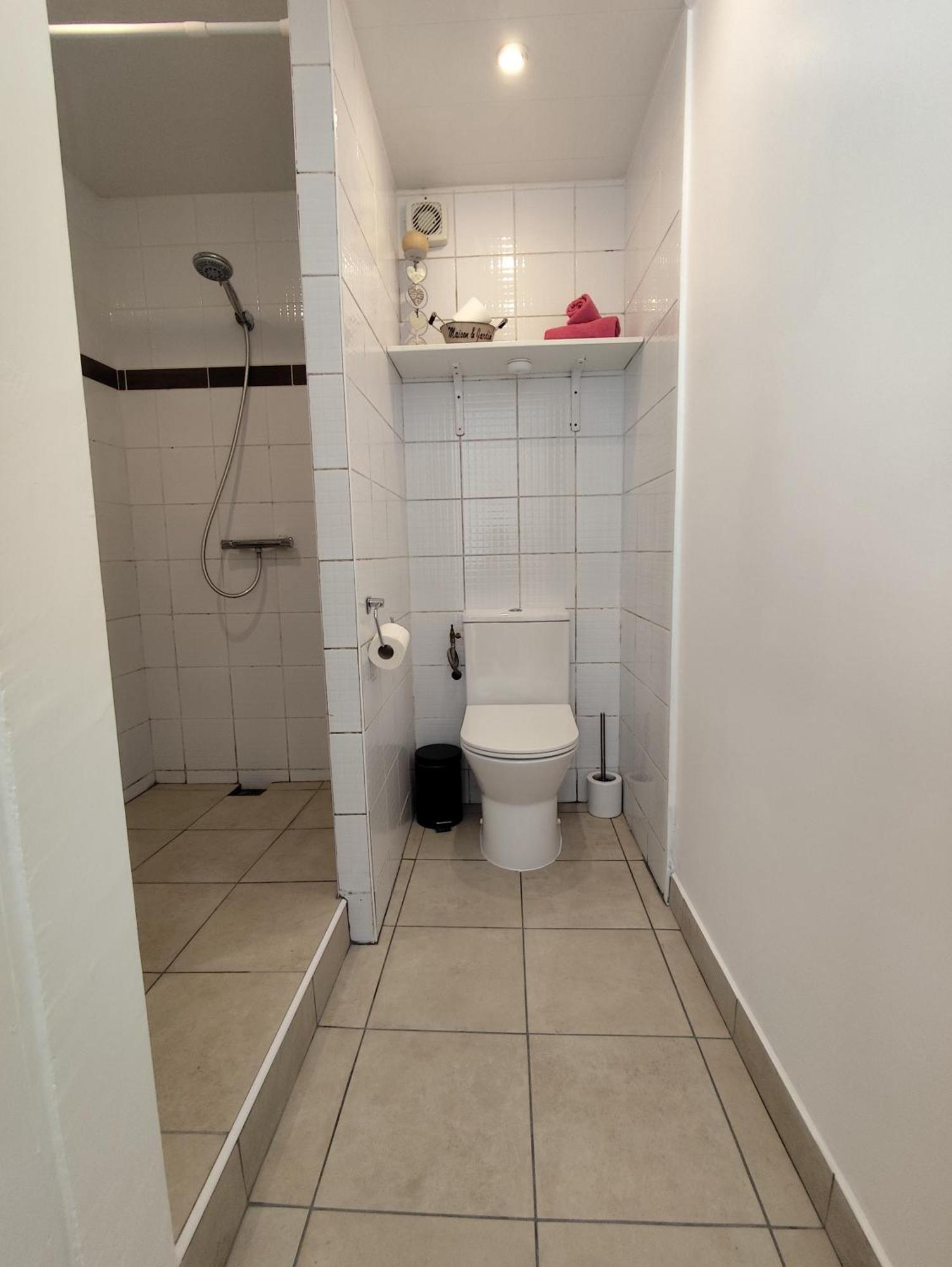 Escapade Pres De Lille - Appartement Charmant Avec Terrasse Et Parking Privee Mons-en-Barœul Kültér fotó